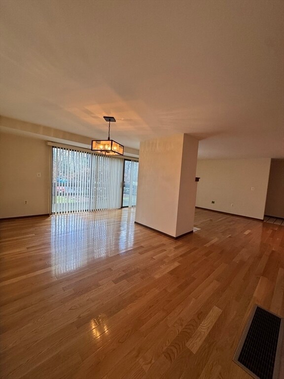 Foto del edificio - 445 Old Stone Brook