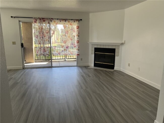 Building Photo - 2612 Avenida Del Vista