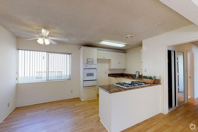 2BR-1BA-887-SF - Sea Breeze Beach Apartments