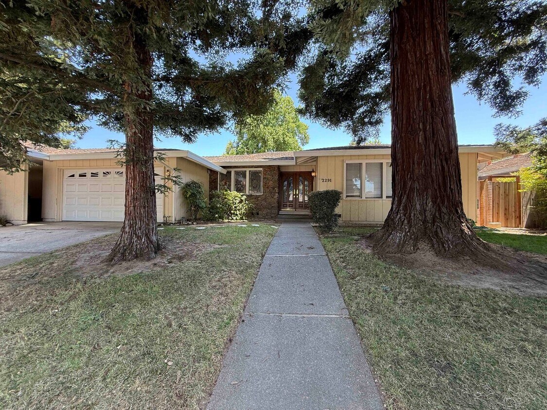 Foto principal - University Ave 3 Bedroom