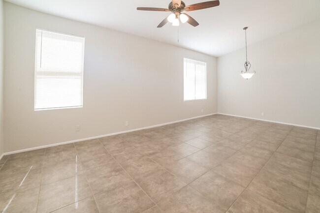 Foto del edificio - 7227 E Lakeview Avenue