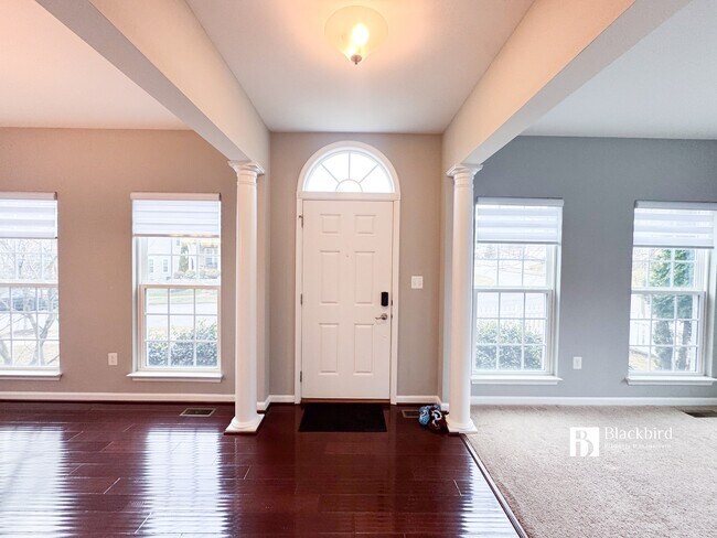 Foto del edificio - 13719 Port Commerce Ct