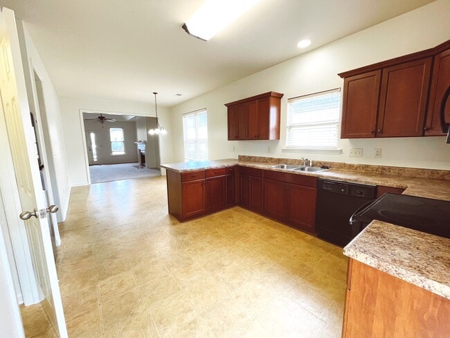 Building Photo - 1091 Washington Dr