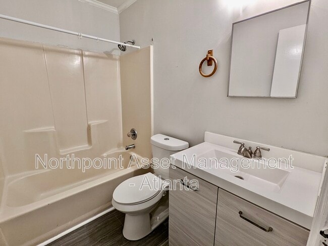 Building Photo - 893 Westland Dr SW