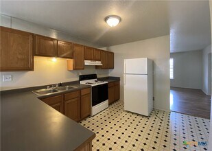 Building Photo - 2801 Cantabrian Dr