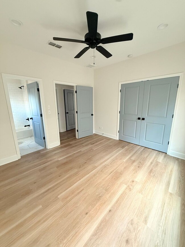 Photo - 1323 N Bronough St Apartment