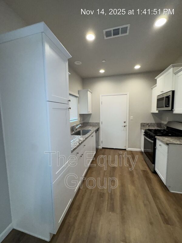 Foto del edificio - 418 S Summit St