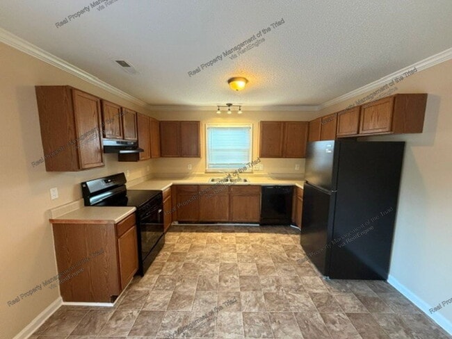 Building Photo - 404 Mt Olive Dr