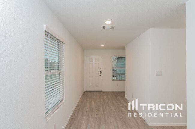 Building Photo - 6639 Arid Way San Antonio TX