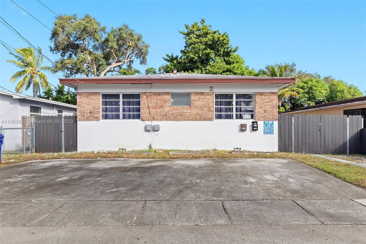 Foto principal - 181 NE 168th St