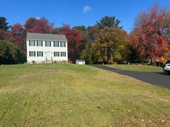 Building Photo - 950 S Main St