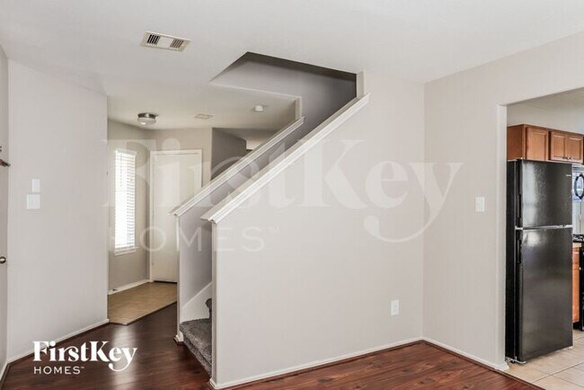 Foto del edificio - 2110 Nichole Woods Dr