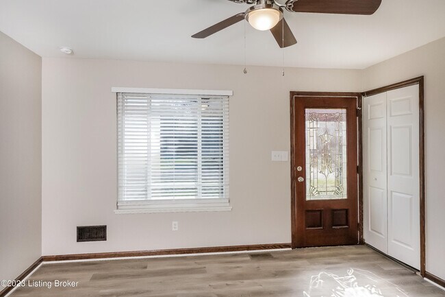 Foto del edificio - 5611 Archtree Pl