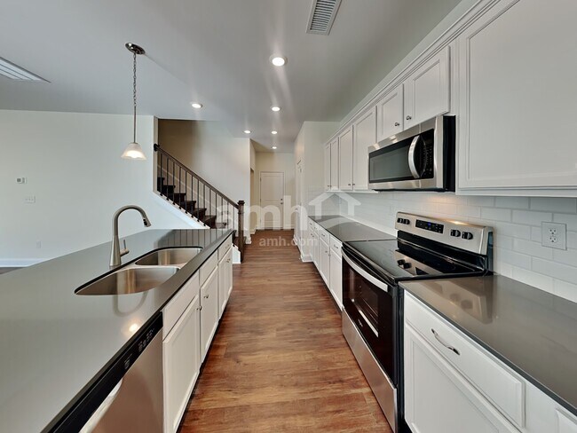 Foto del edificio - 7318 Garrett Ct