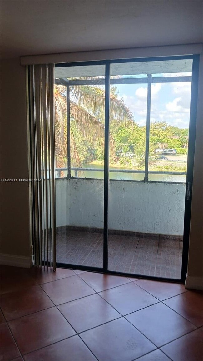 Foto del edificio - 8335 SW 152nd Ave