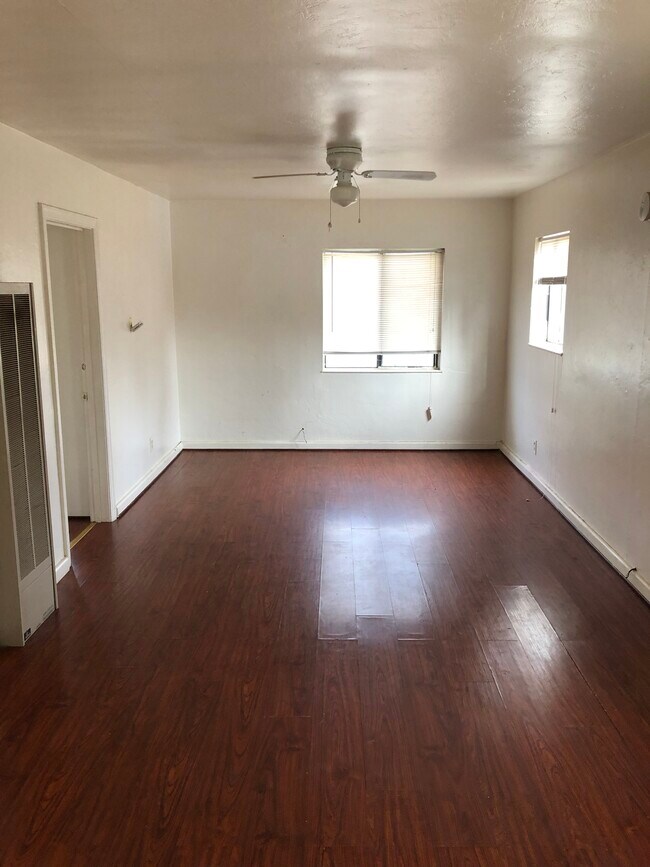 Bright and open living room - 1665 Sycamore St