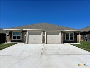 Building Photo - 114 Dolphin Dr
