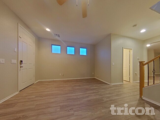 Foto del edificio - 4036 W Pedro Ln