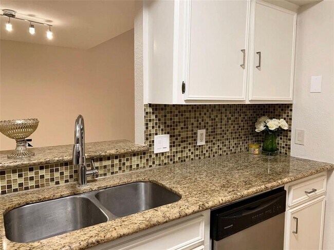 Foto del edificio - 13907 Hollowgreen Dr