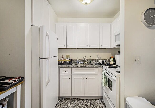 Foto del edificio - 1327 Wilmot St