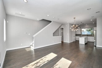 Building Photo - 308 Palmer St