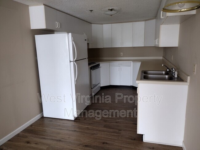 Foto del edificio - 104 N 8th St
