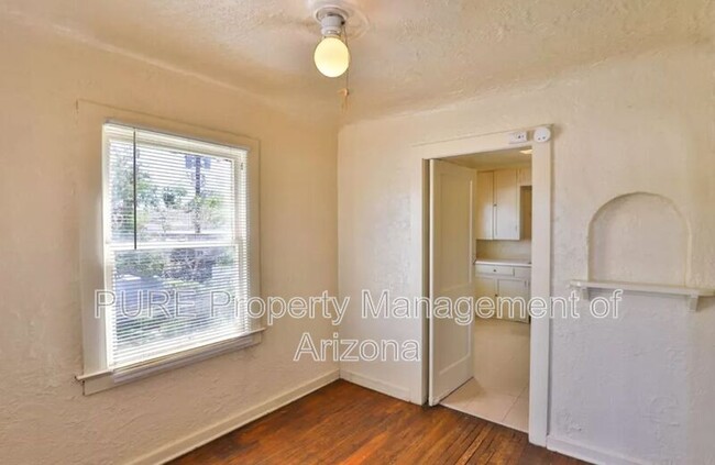 Building Photo - 131-137 W Almeria Rd