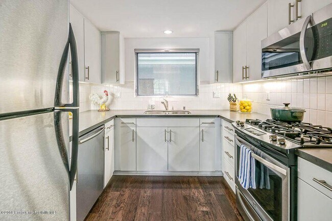 Foto del edificio - 159 W Green St