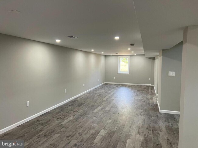 Building Photo - 7500 Montevideo Ct