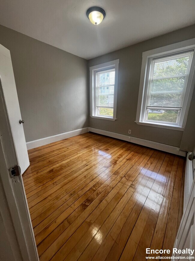 Foto del edificio - 270 Bowdoin St