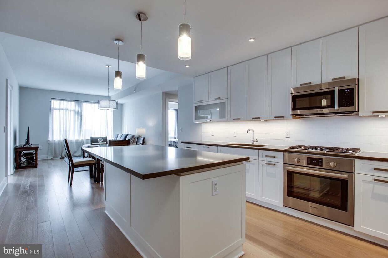 Foto principal - 4960 Fairmont Ave