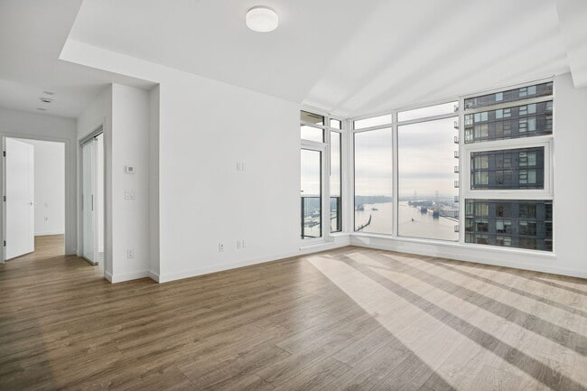 Building Photo - Pier West