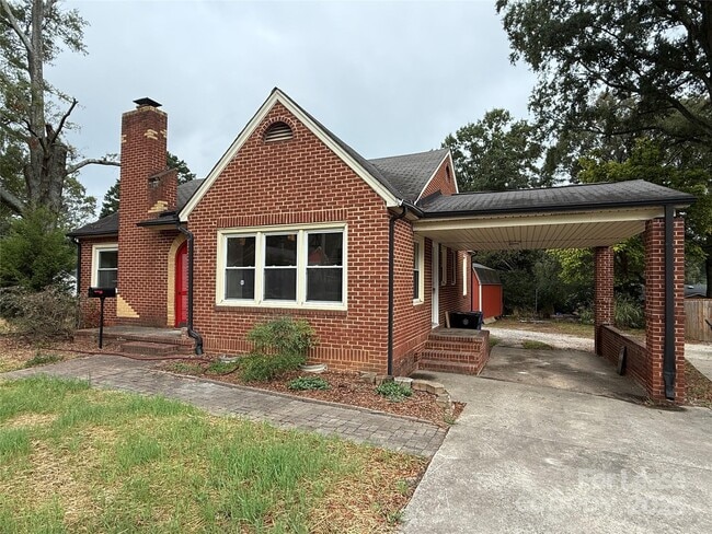 Building Photo - 730 E Iredell Ave