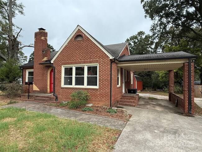 Foto del edificio - 730 E Iredell Ave