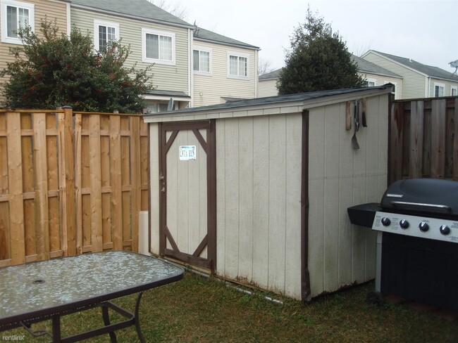 Building Photo - 2 br, 2 bath Townhome - 11446 Ledbury Way