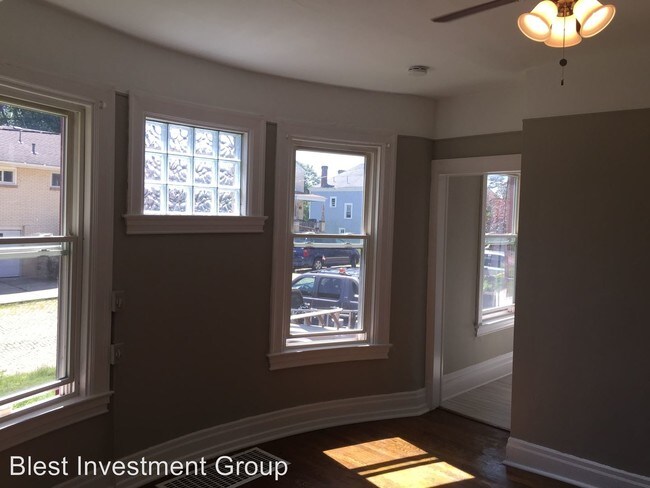Building Photo - 2027 Crafton Blvd