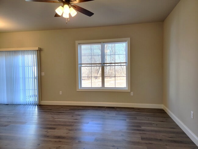 Building Photo - 107 Magnolia Dr