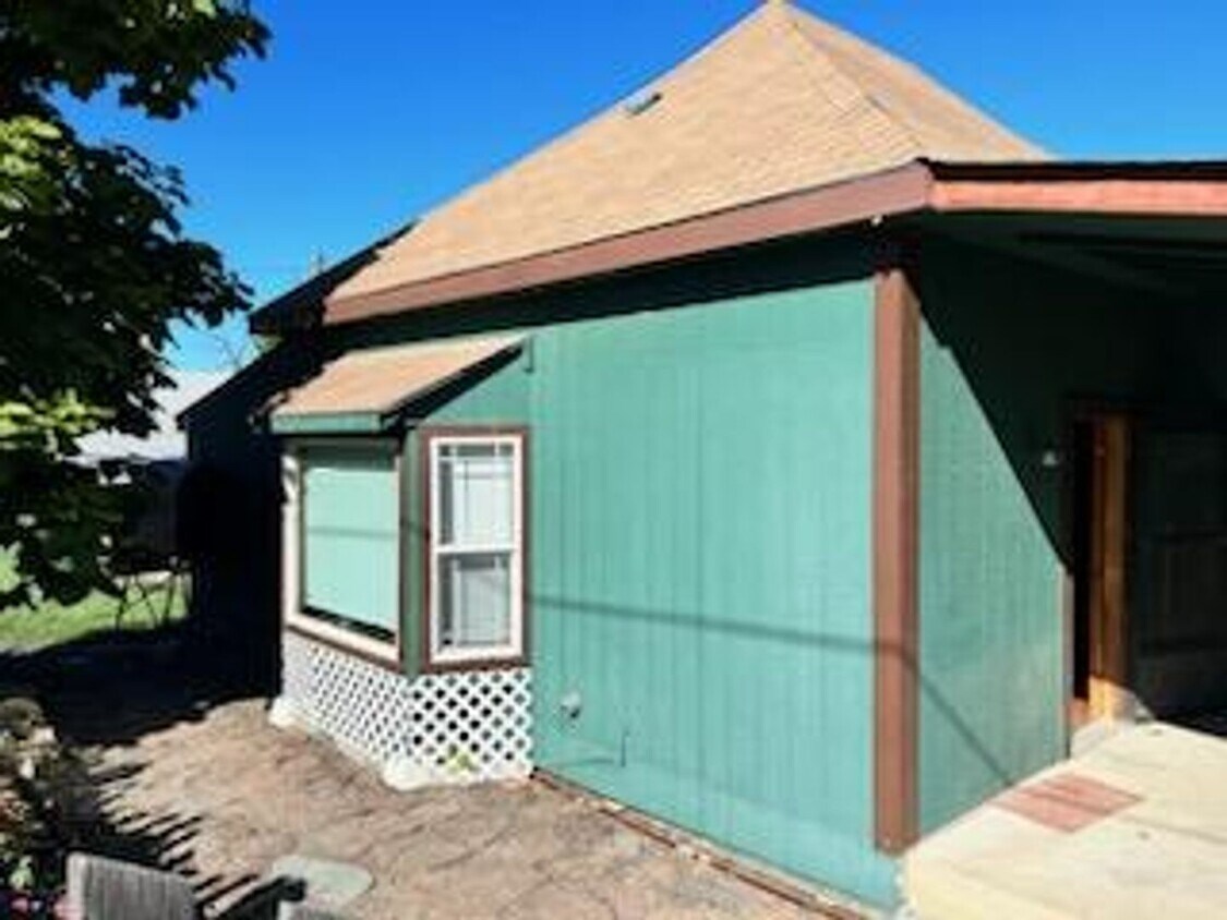 2 bed 1 bath Mitchell Oregon House Rental in Mitchell, OR