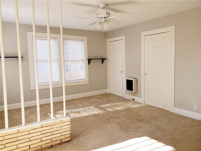 Photo - 402 N Augusta St Apartment