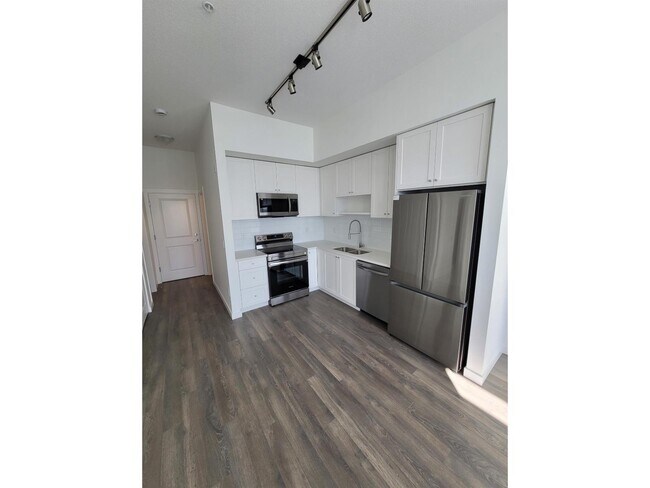 Building Photo - 8509-8158 158 St