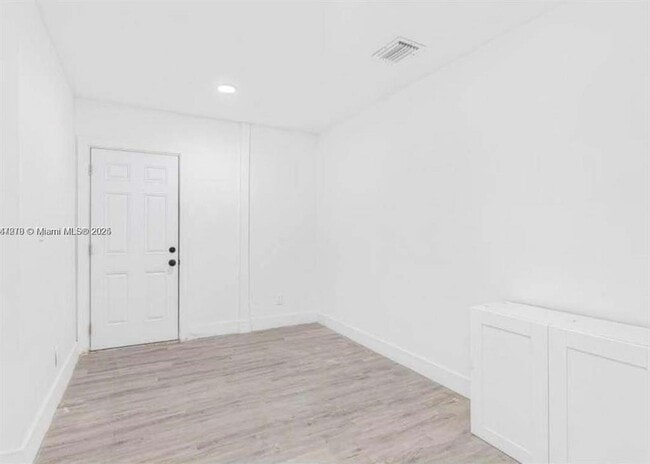 Foto del edificio - 1539 NW 8th Ave