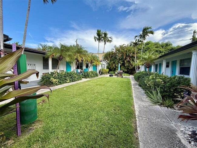 Foto del edificio - 3210 Canal Dr