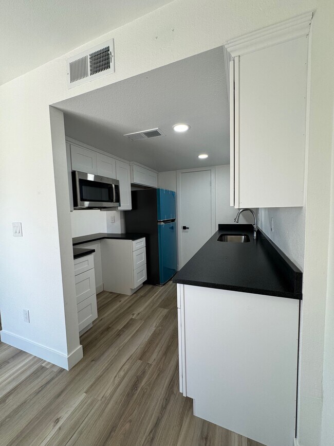 Foto del edificio - 10229 N 8th St