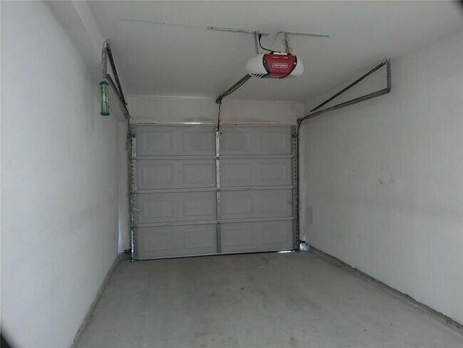 Foto del edificio - 22262 Adams St