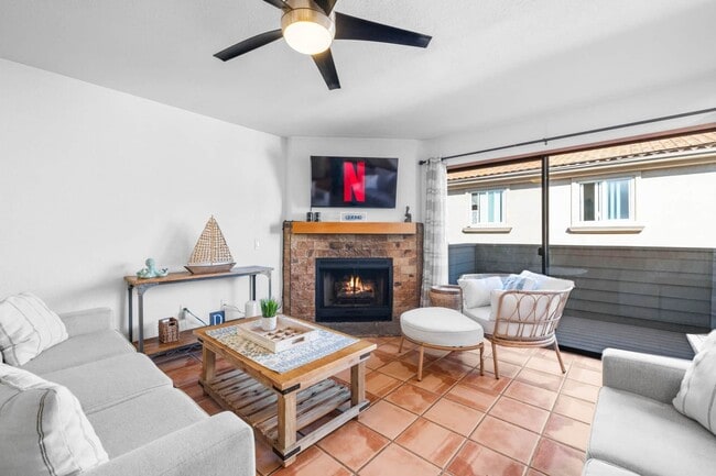 Foto del edificio - 733 Seacoast Dr