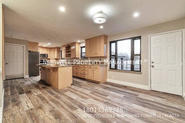 Foto del edificio - South Jordan Rambler - 5 Bed/3 Bath