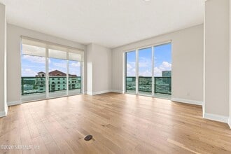 Building Photo - 1431 Riverplace Blvd