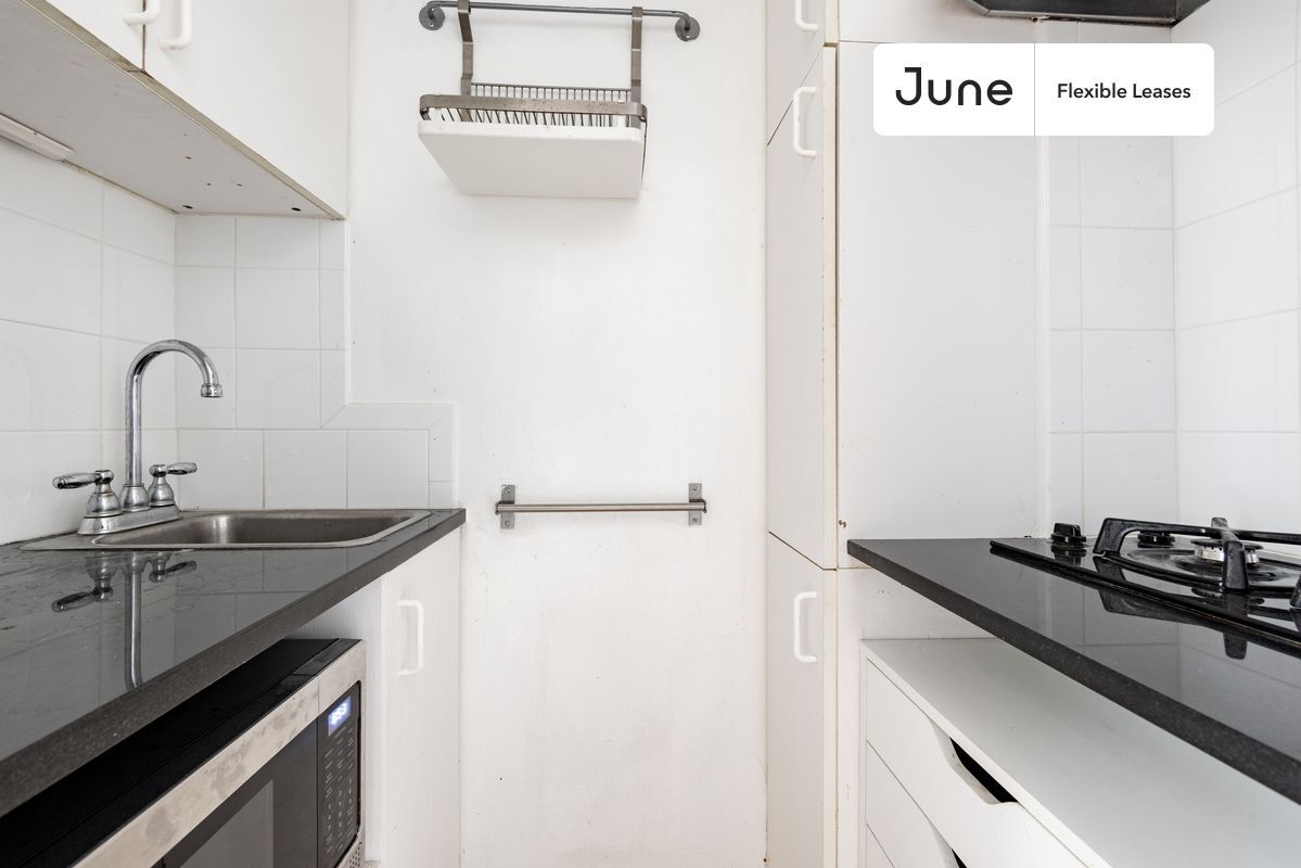 Foto principal - 408 West 22nd Street