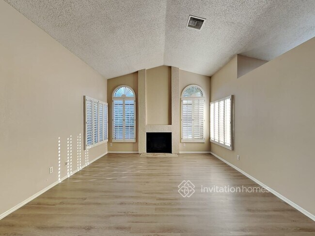 Building Photo - 943 W Barbados Dr