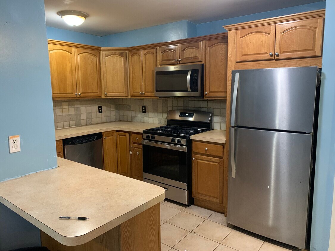 81 Zabriskie St, Jersey City, NJ 07307 Townhome Rentals in Jersey City NJ